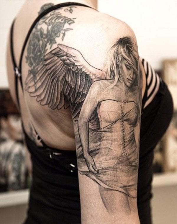 Tattoo-Ideen-Engel-Motive-Frau-Oberarm