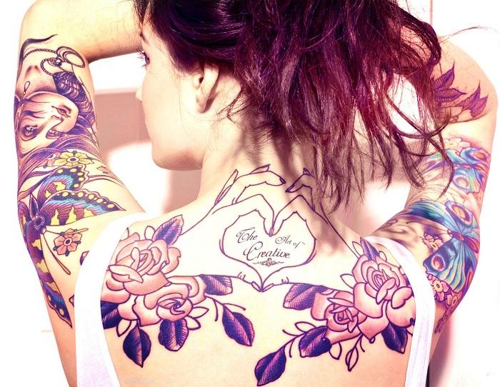 Tattoo-Ideen-Motive-Schulterblatt-Oberarm-Blumenrankgitter