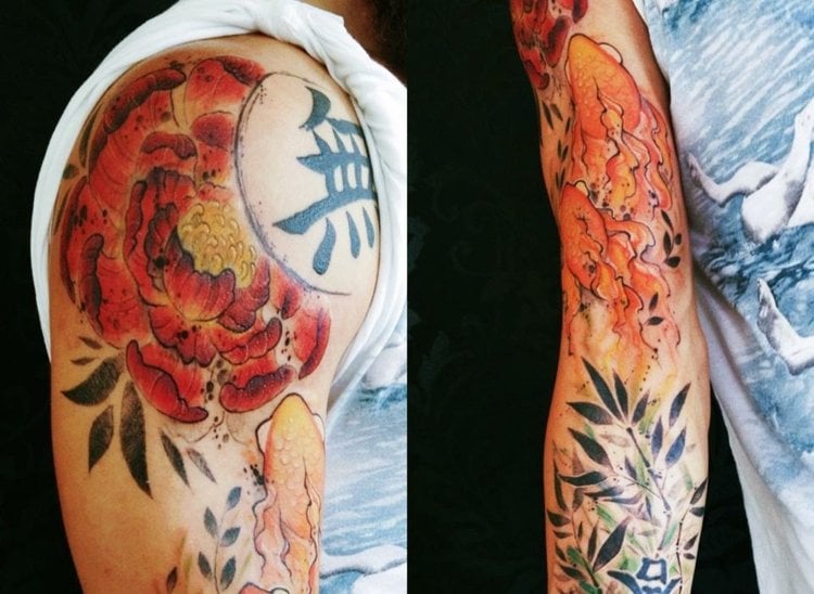 Tattoo-Motive-Männer-japanische-Hieroglyphen-Blumen