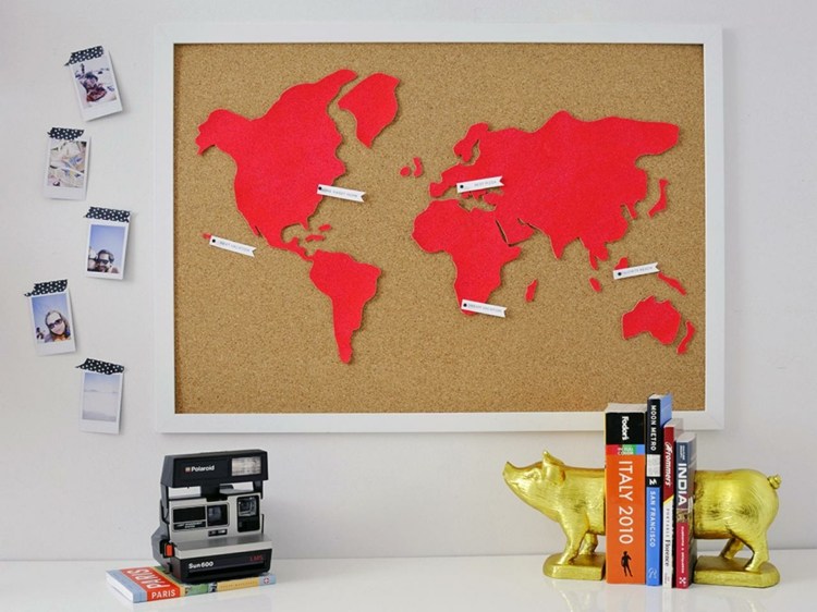Wandbilder-selber-machen-Weltkarte-Kinderzimmer-Papier-Korktafel