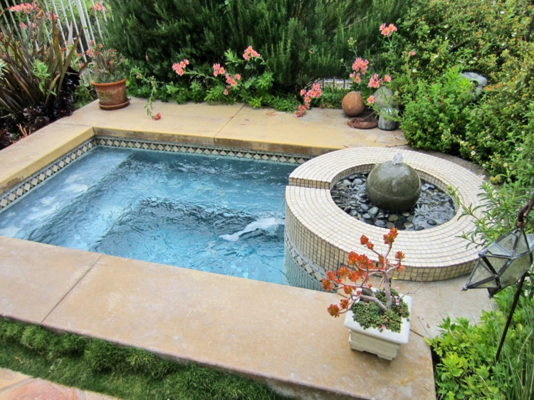 Whirlpool im Garten Outdoor Jacuzzi wird zum Blickfang