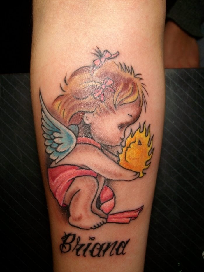 baby-engel-tattoo-design-flammen-motiv