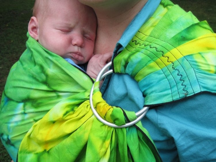 babytragetuch-ring-sling-neugeborene-geeignet Baby Tragehilfen