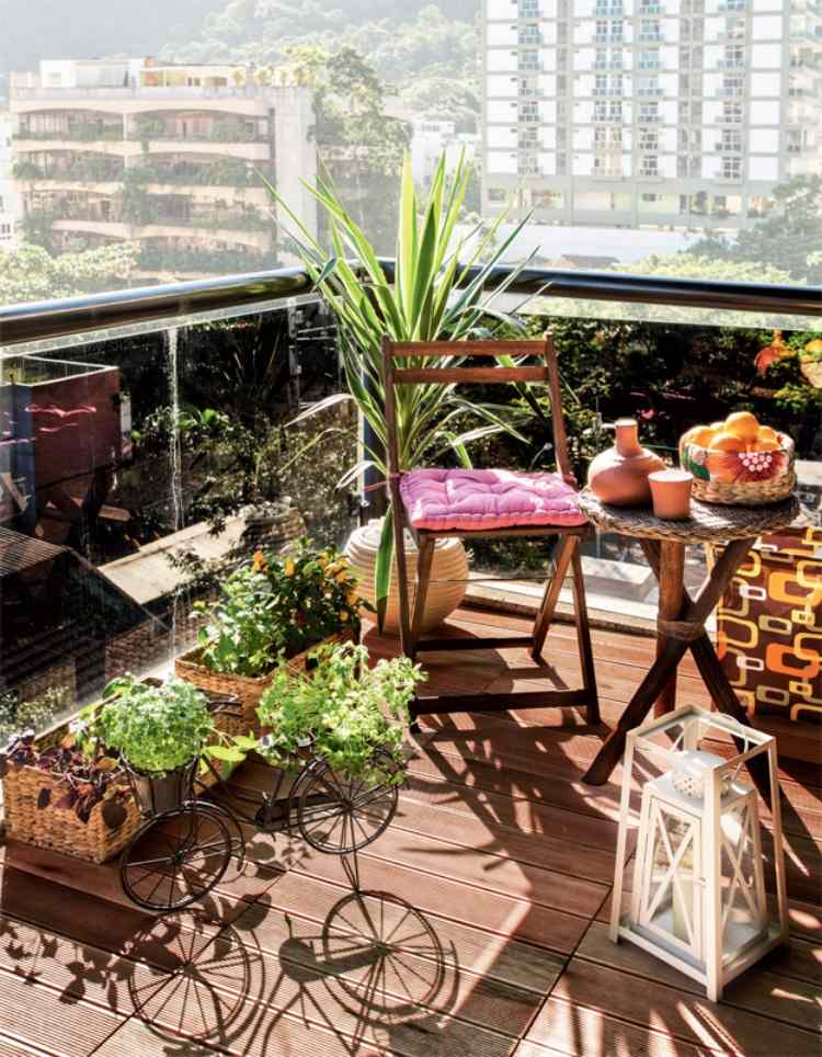 Balkon Sichtschutz glas-gelander-bespannung-wpc-holzboden