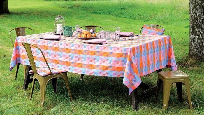 bunte-moderne-Tischdecke-Outdoor-Tisch-mille-cubes-dusk-Design-LA-TAVOLA