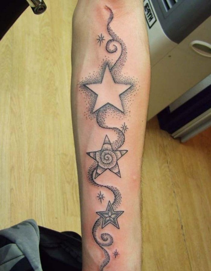 design-tattoo-sterne-Schweif-unterarm-oberseite-männer-frauen-motive