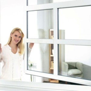 fenster groß weiß wohnzimmer design sonnenlicht glas