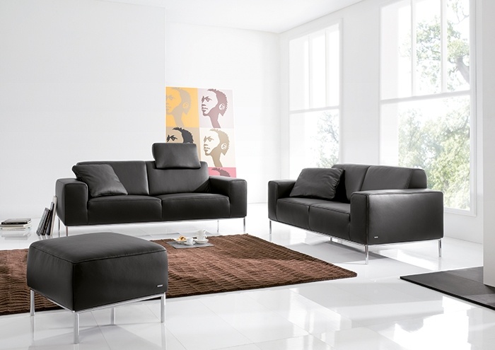 moderne-couchgarnituren-koinor-sofa-schwarz-lederbezug-aluminium-fußgestell