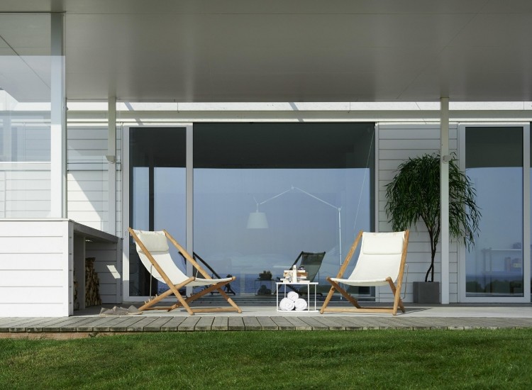 Moderne Terrassengestaltung 2015-holzboden-liegen-h55-skaargaarden