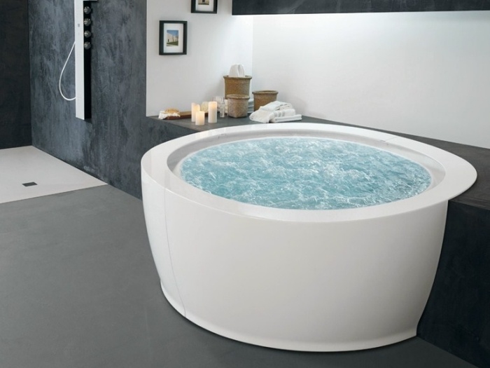 modernes-design-runde-Whirlpool-Badewanne-integriert-skimmer