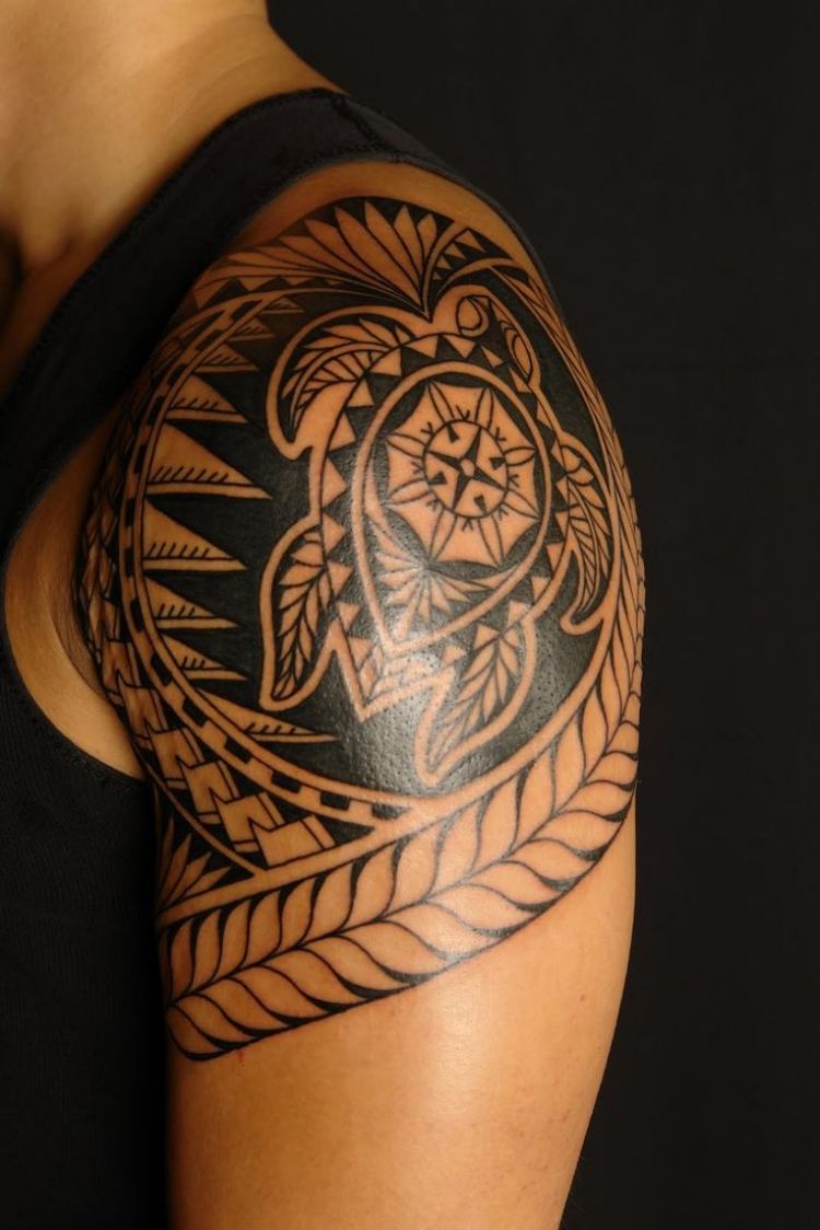 Polynesische-Maori-Tattoos mann-oberarm-schildkroete