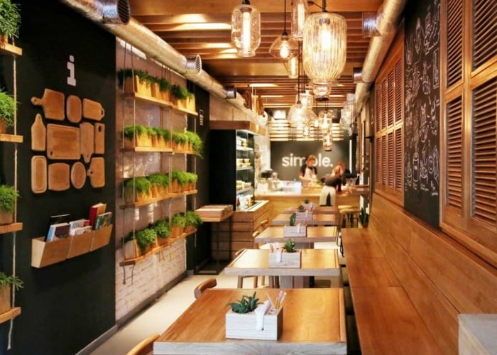 restaurant design in kiev holz interieur bank tische