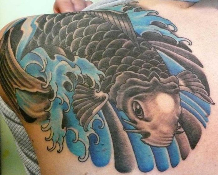 schulter-rückentattoo-motive-groß-koi-tattoo-japanischer-stil