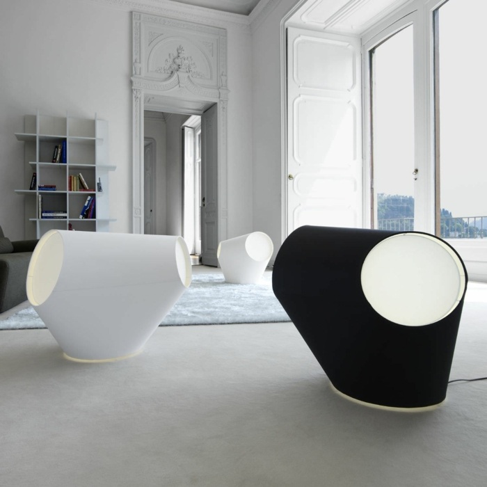 stehlampen design originell schwarz weiß wohnzimmer vintage