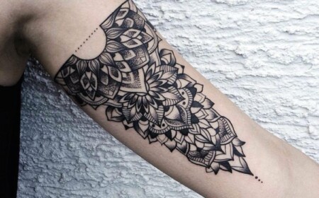 tattoo am oberarm ornamente-orientalisch-design-florale-muster