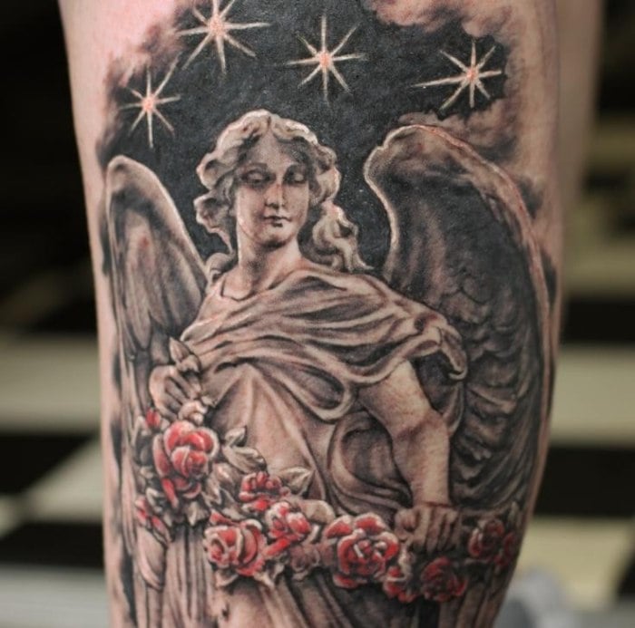 tattoo-design-engel-statue-rosen-kranz-bein