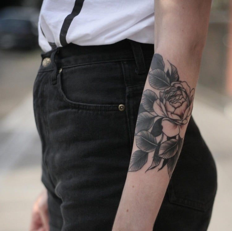 Rosen tattoo arm frauen Arm Tattoos