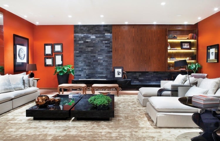 wohnzimmer-modern-einrichten-wandgestaltung-orange-wandfarbe-schieferstein-dunkles-holz