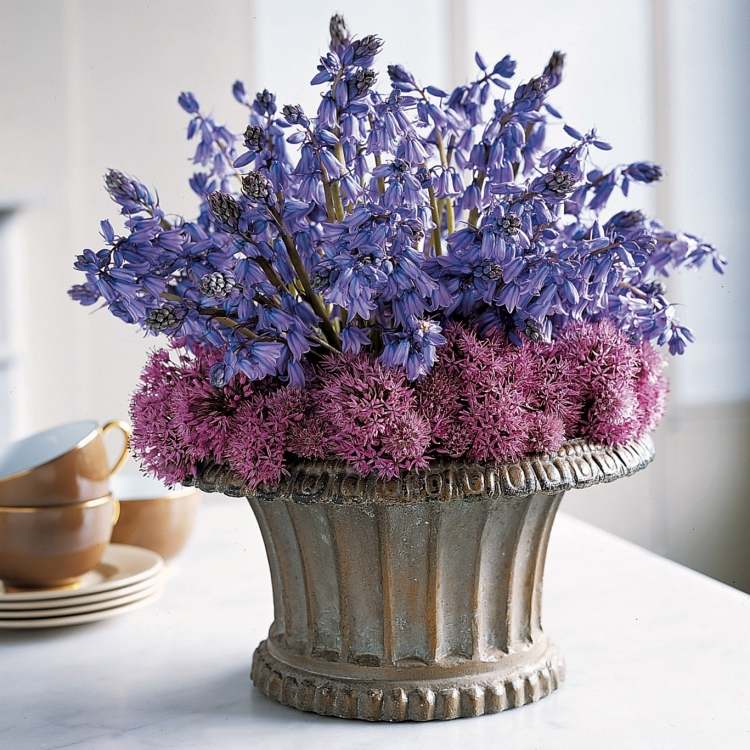 Bastelideen-Ostern-2015-vintage-Vase-Blumengestecke