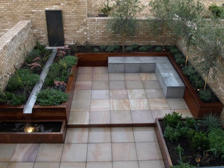  Garten-Balkon-Terrase-mit-Olivenbaum-gestalten