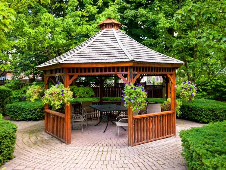 Gartenlaube-Holz-Gartenpavillon-bauen-Idee