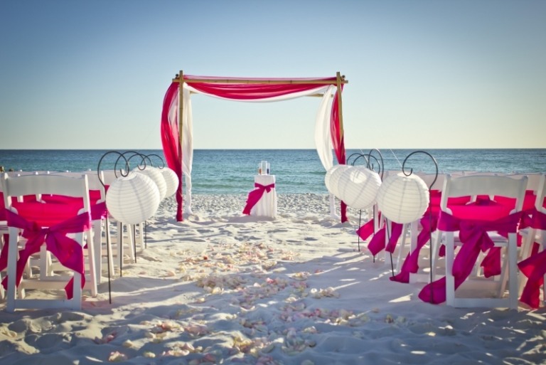 Heiraten-Strand-Hochzeit-Traualtar-Ideen
