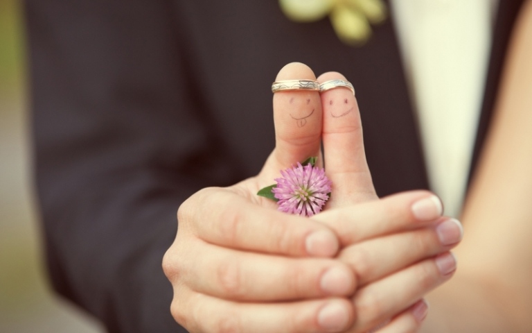 Heiraten-Strand-romantische-Fotos-Brautpaar