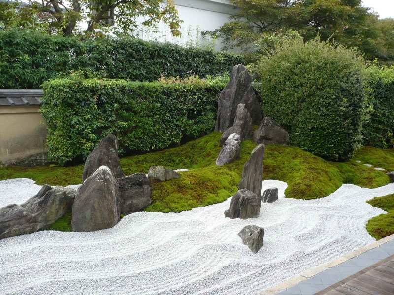 Kiesgarten-anlegen-japanischer-Garten-gestalten