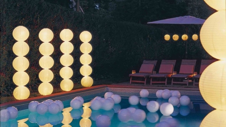 LED-Gartenbeleuchtung-Ideen-Papier-Laterne-Pool