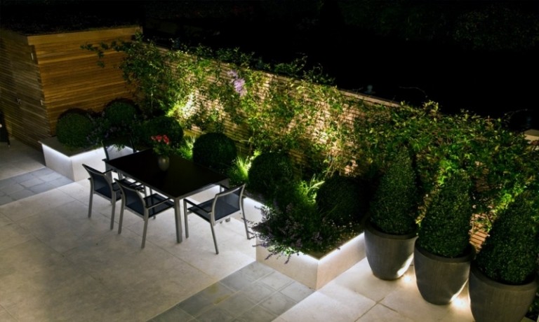 LED-Gartenbeleuchtung-Lichterketten-Pflanztöpfe-integrieren