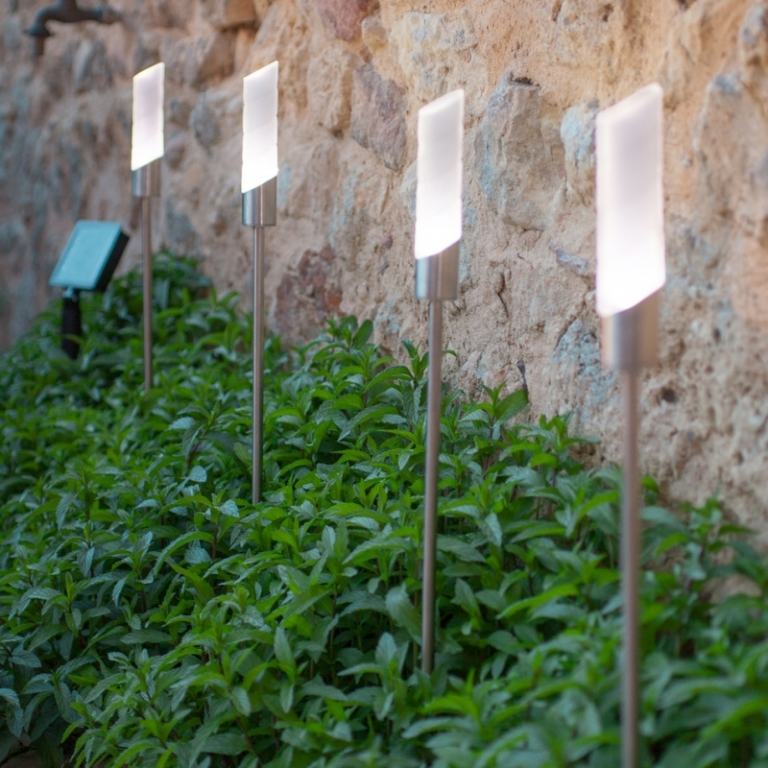 LED-Gartenbeleuchtung-Steinmauer-Set-Edelstahl