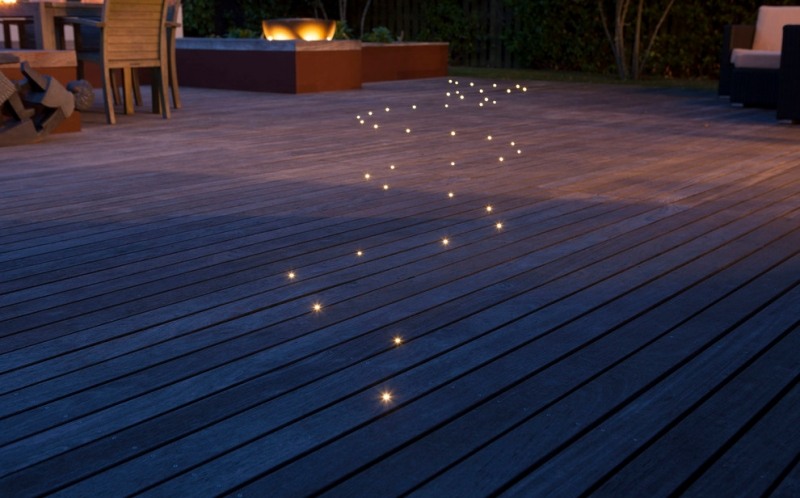 LED-Gartenbeleuchtung-Terrasse-Solar-Spotlights