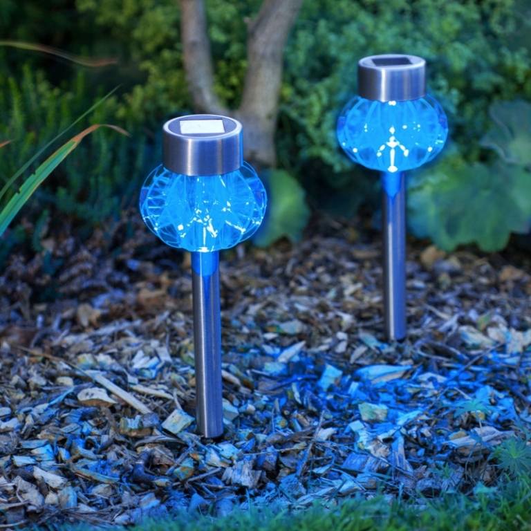 LED-Gartenbeleuchtung-blaues-Licht-Ideen