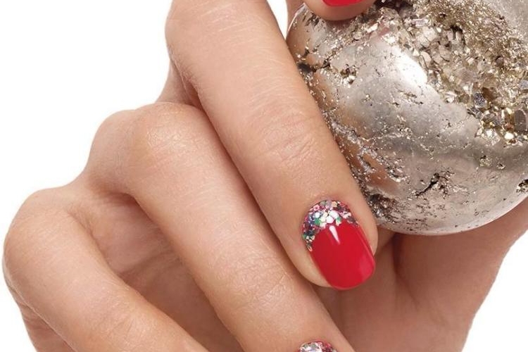Nageldesign-Bilder-Glitzer-Himmelbeeren-rosarot