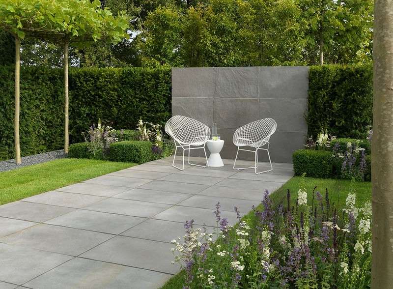 Terrassenplatten-Naturstein-Kalkstein-moderner-Garten