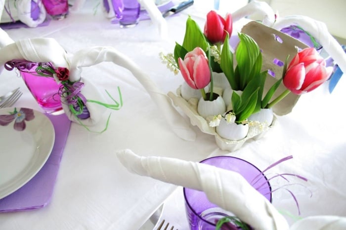 blumen dekoration ostern tulpen rosa eierschale vase lila