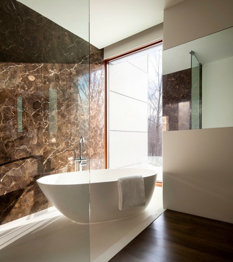 braunes marmor elegant luxus holz fussboden badewanne