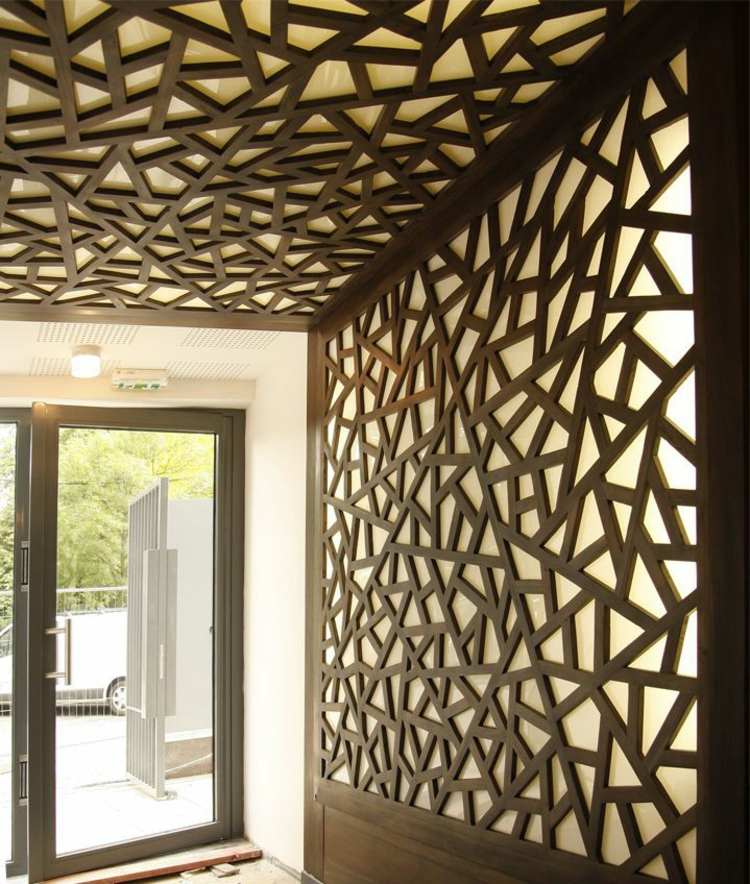 dekorative-Wandpaneele-aus-Holz-unsymmetrisch