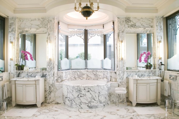 exotisches design badezimmer marmor weiss badschrank runde wanne