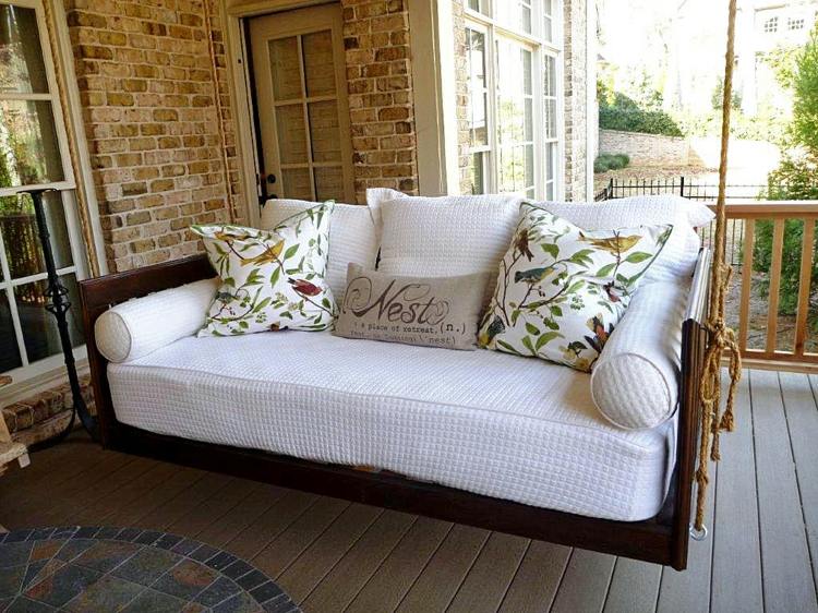 gemuetliche schaukel outdoor sofa design seile kissen