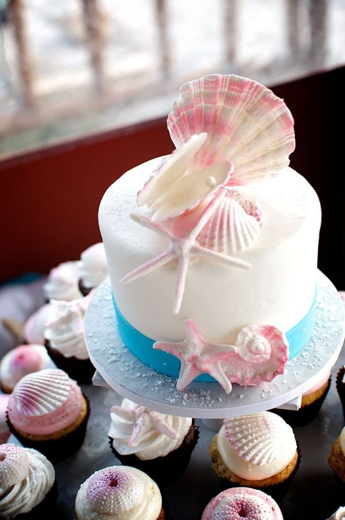 ideen-Strand-Braut-party-exotisch-Torte-Cupcakes-Muscheln
