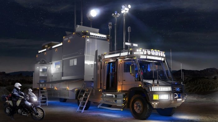 kiravan wohnwagen nacht beleuchtung expedition truck motorrad