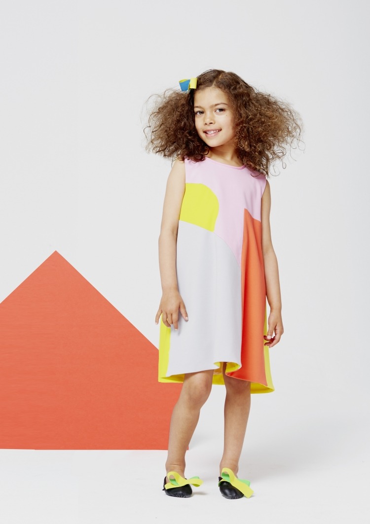 mode-kleine-madchen-fruhjahr-sommer-2015-roksanda-sommerkleid-gelb-rosa-orange