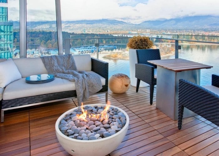 moderner balkon feuerstelle deko canape see outdoor bereich