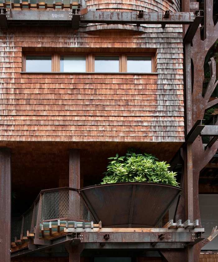 pflanzkuebel metall rost busch strauch balkon design wohnung