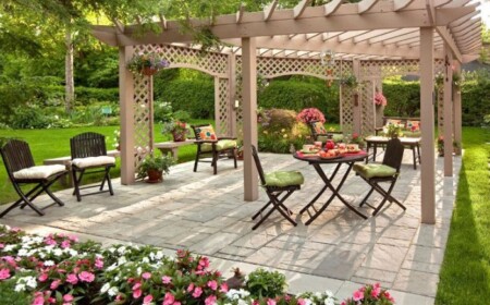 romantisches design pergola blumen patio gerüst kletterpflanzen