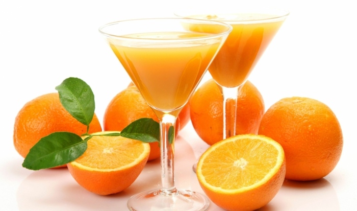 saft trinken orangen glas ernährung vormittag gesund