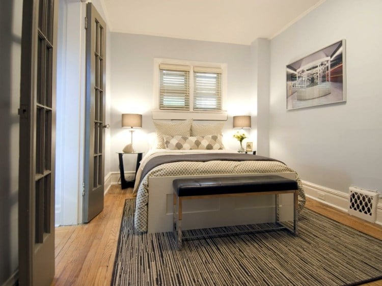 schlafzimmer design hell einrichtung parkett teppich hellgrau wandfarbe