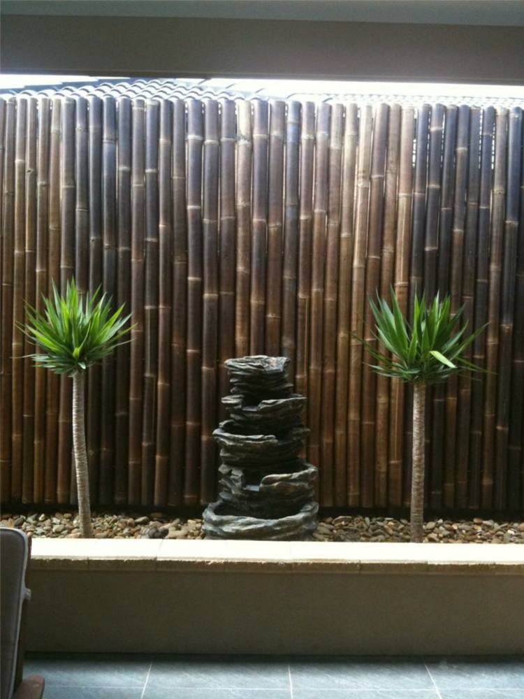 zen-Garten-mit-Sichtschutz-aus-Bambus