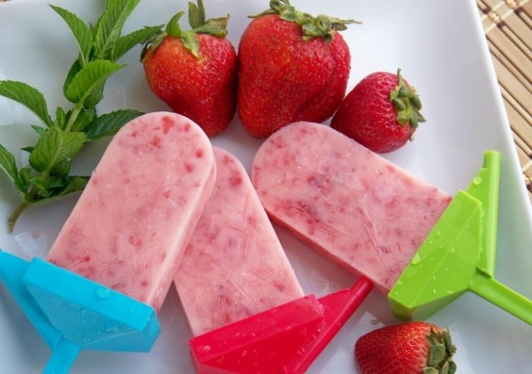 Eis-selber-machen-Erdbeeren-Joghurt-Lutscher